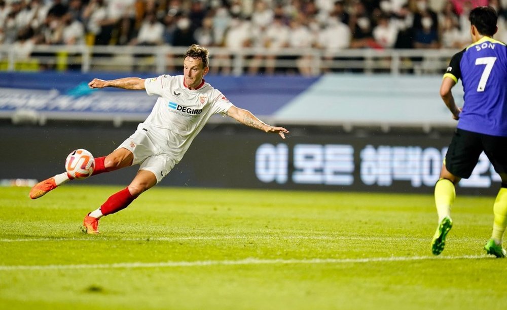 Rakitic marcó así el tanto del Sevilla que supuso el empata a uno ante el Tottenham. Foto: SFC Media