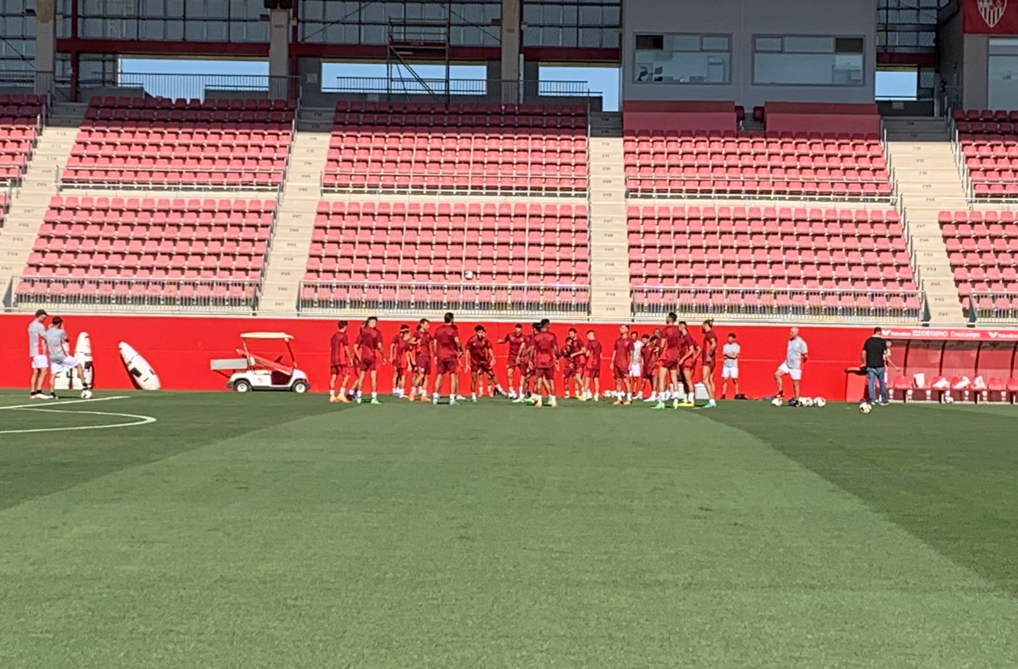 Imagen del entrenamiento del Sevilla FC de este miércoles. BeSoccer.