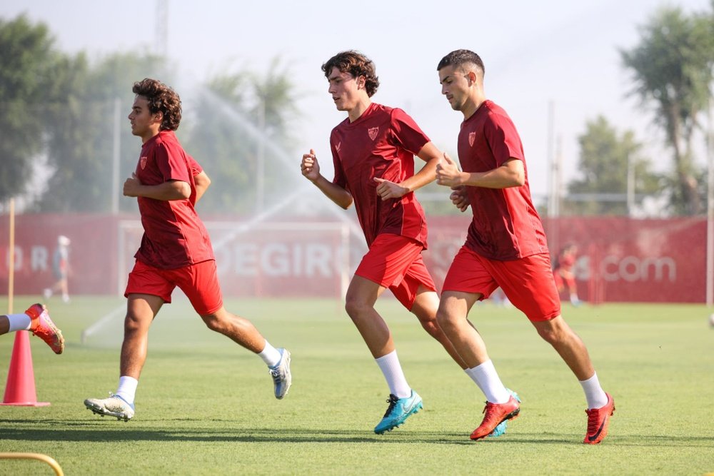El Sevilla Atlético ya conoce sus rivales para la pretemporada 2022/23. Foto: @SevillaFC