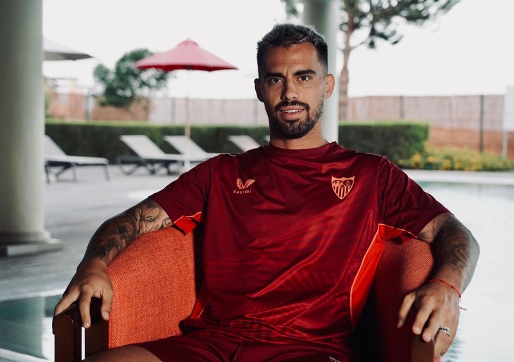 El jugador del Sevilla FC, Suso, feliz tras volver a jugar ocho meses después. Foto: SFC Media