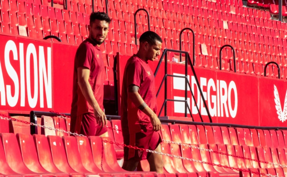 Rony Lopes, junto a Alex Telles en un entrenamiento del SevillaFC. Foto: @MarioMijenz