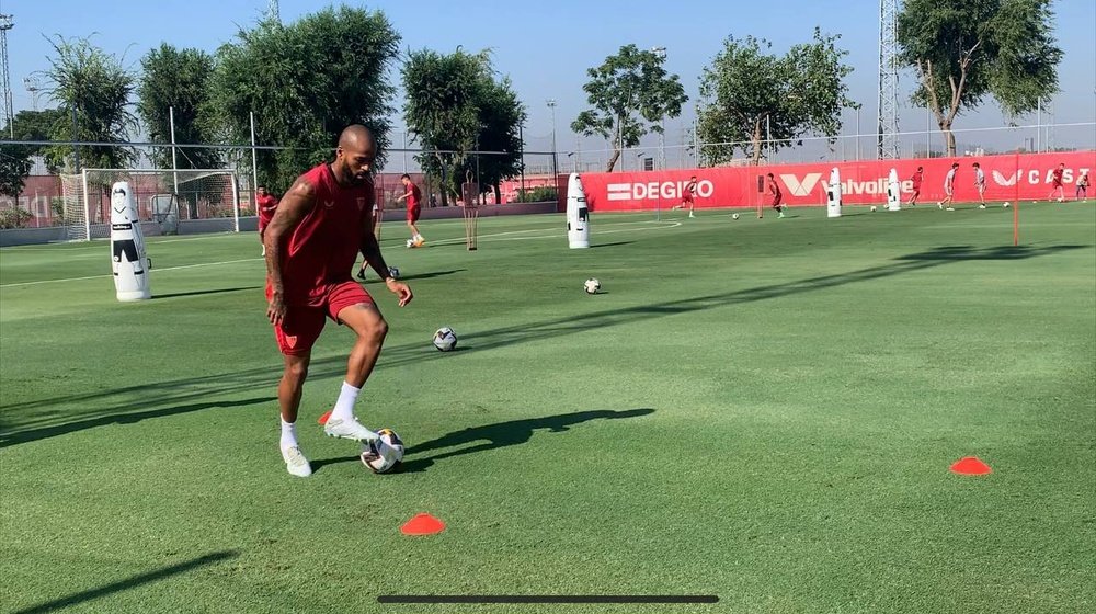 Marcao, en el entrenamiento del Sevilla FC. Foto: @jmrodriguezper