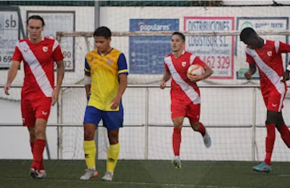 Juancho Villegas logró el tanto del empate a un gol en el amistoso disputado entre el Conil CF y el Sevilla Atlético. Foto: María de la O Ortiz @mariaortvic / @elsevillistacom