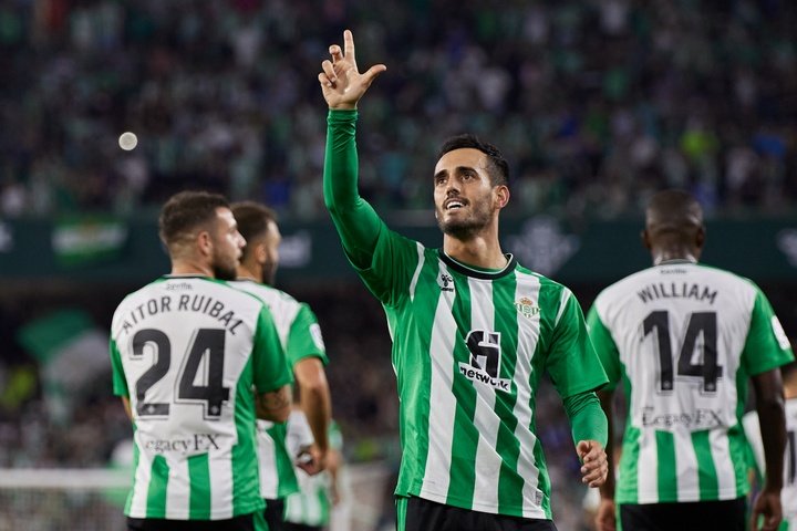 Juanmi Jiménez celebra su gol durante el partido entre Betis y Elche. (Salva Castizo)