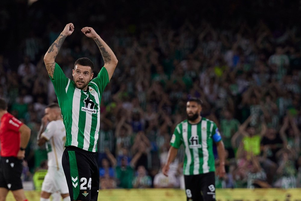 Aitor Ruibal durante el partido entre Betis y Elche. (Salva Castizo)