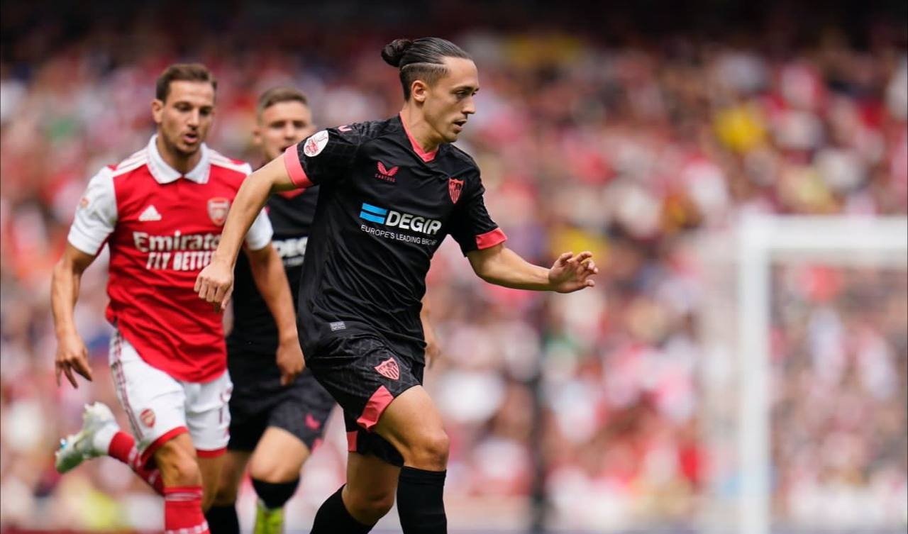 Luismi Cruz en un amistoso entre el Sevilla FC y el Arsenal. Foto: @CanteraSFC