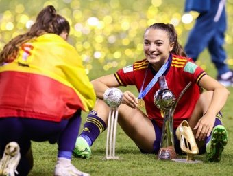 La jugadora del Sevilla FC, Inma Gabarro, campeona del mundo con la selección española sub 20, Bota de Oro y Balón de Plata. Foto: @SEFutbolFem
