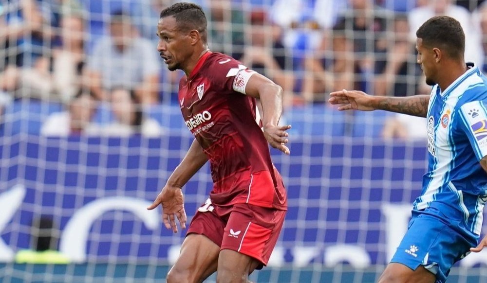 Fernando Reges, ante el RCD Espanyol. Foto: @SevillaFC