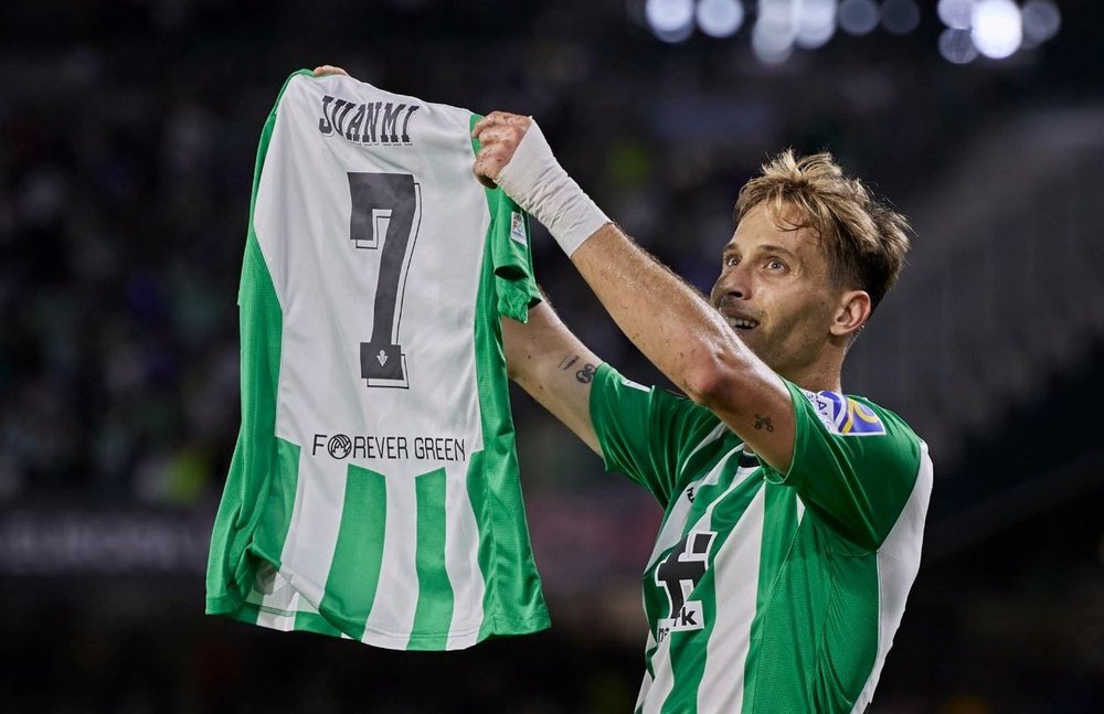 Sergio Canales le dedicó el tercer gol del partido a Juanmi, recién operado de su lesión de tobillo.- Salva Castizo