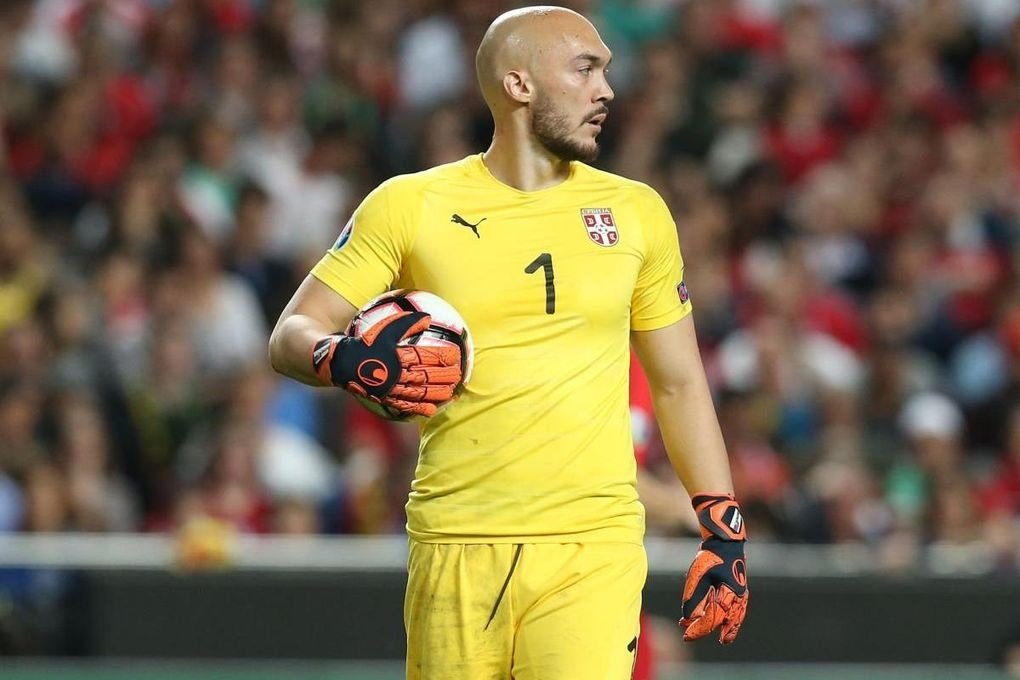 Marko Dmitrovic con la selección de Serbia. Foto: EFE.