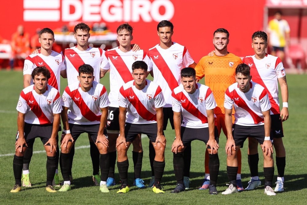 Once inicial del Sevilla Atlético ante el San Roque de Lepe. Foto: @CanteraSFC