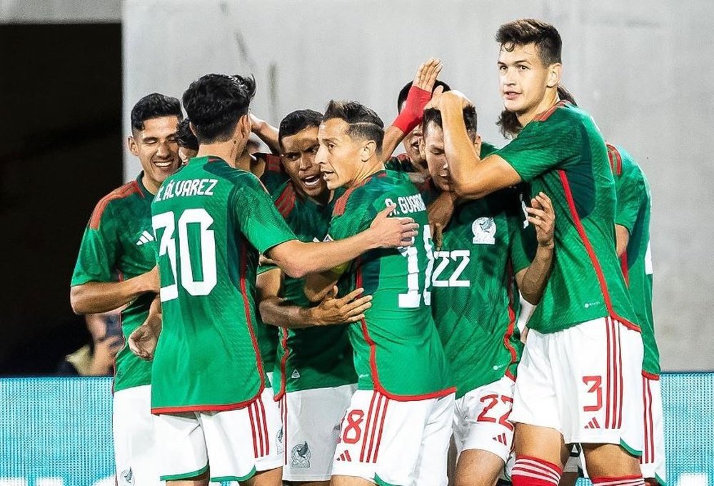 Guardasdo celebra junto a sus compañeros el gol de la victoria ante Perú. FM
