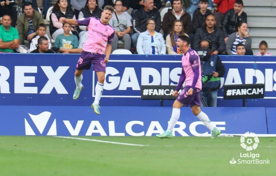 Iván Romero celebra su primer gol con la camiseta del CD Tenerife. Foto: @LaLiga