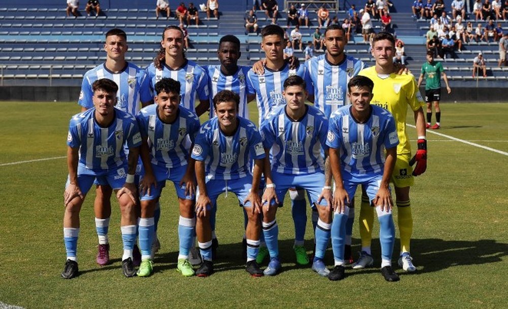 Imagen del once inicial del Atlético Malagueño, filial del Málaga CF, en un encuentro de esta temporada 22/23. Málaga CF