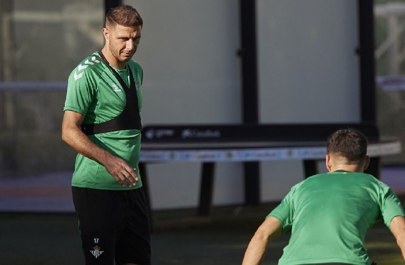 Joaquín, durante un entrenamiento en la Ciudad Deportiva del Real Betis.- Salva Castizo