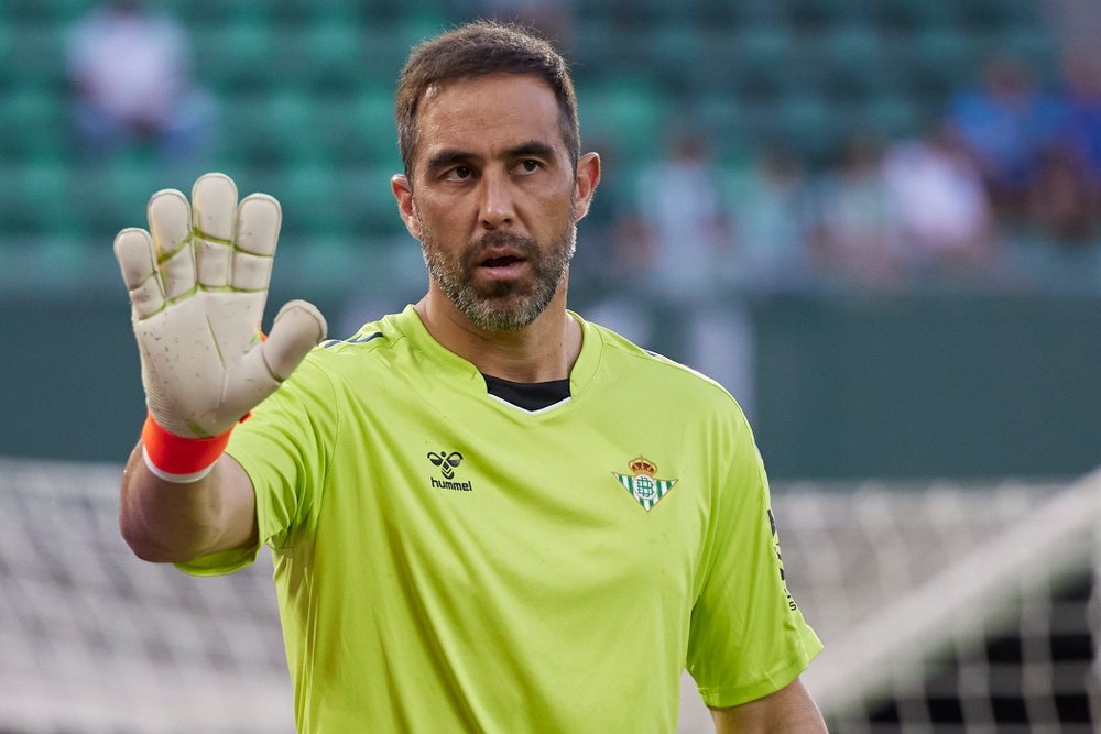 Claudio Bravo durante el partido entre Real Betis y Villarreal CF (Salva Castizo)