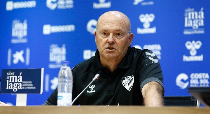 Pepe Mel, en sala de prensa analizando la actualidad del Málaga CF. Marilú Báez
