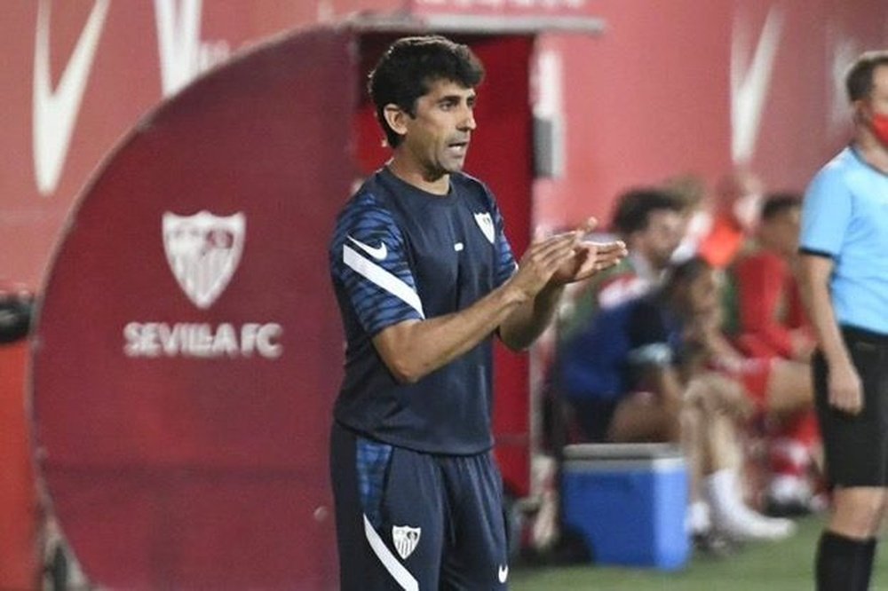 Paco Gallardo, en su etapa como entrenador del Sevilla Atlético. Foto: @CanteraSFC