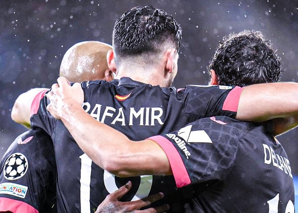 Rafa Mir, el mejor con su gol en la derrota del Sevilla FC ante el Manchester City. Foto: SFC Media