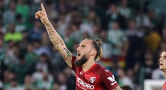 Gudelj celebra su gol ante el Real Betis. Foto: LaLiga