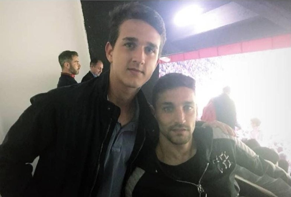 Antonio Millán con Jesús Navas en el palco del Ramón Sánchez-Pizjuán. Foto propia.