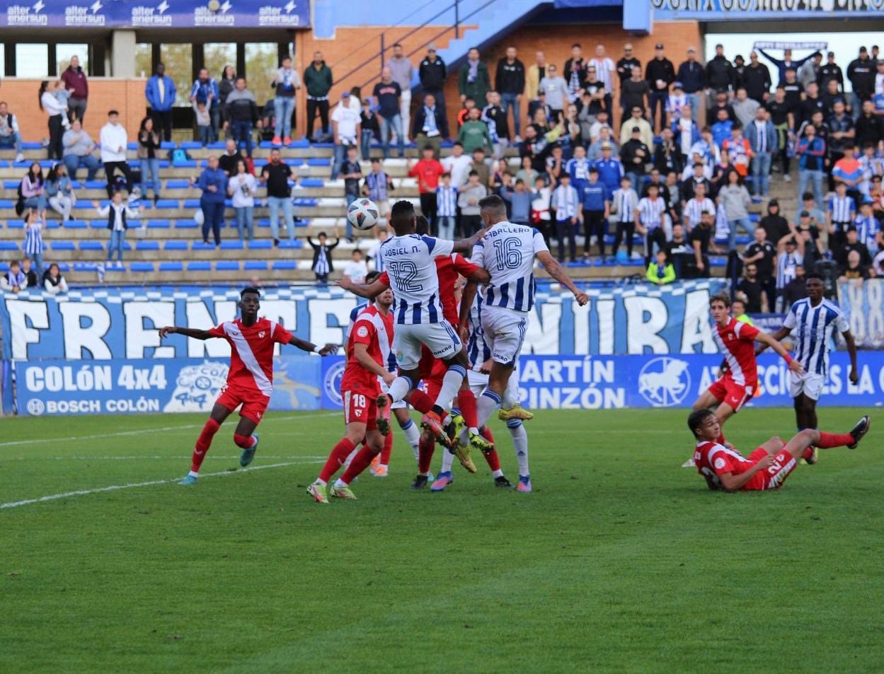El Sevilla Atlético suma un punto de oro ante el Recreativo (1-1)