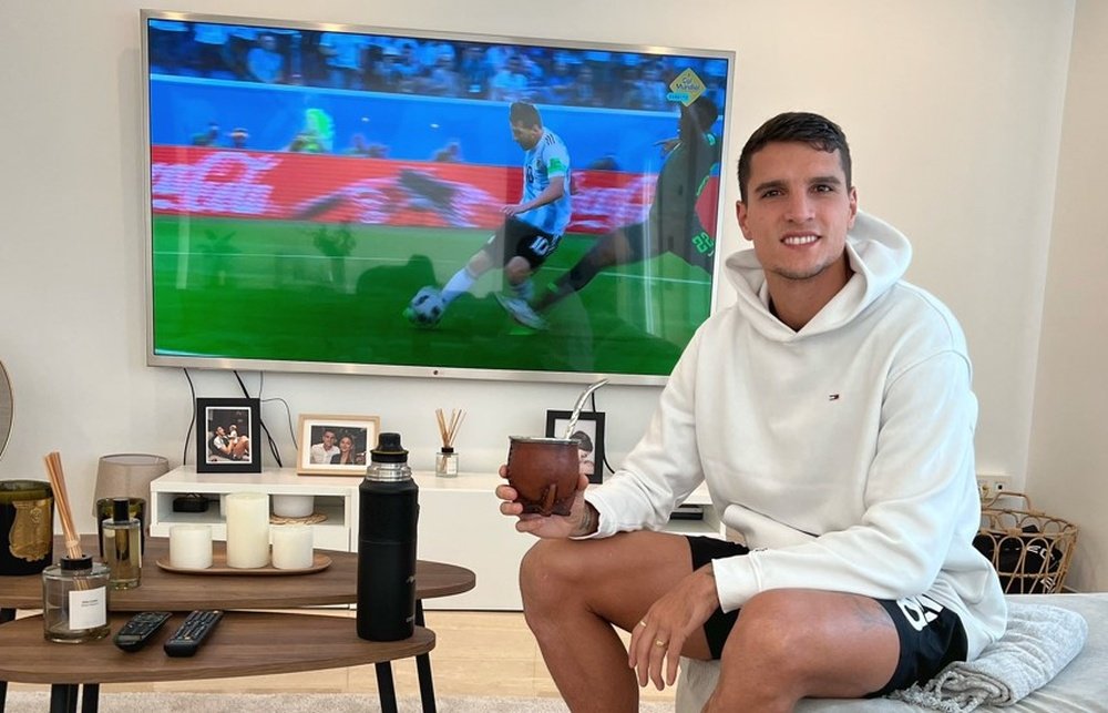 El jugador del Sevilla FC, Erik Lamela, se encuentra recuperándose de una molestia muscular. Foto: @ErikLamela