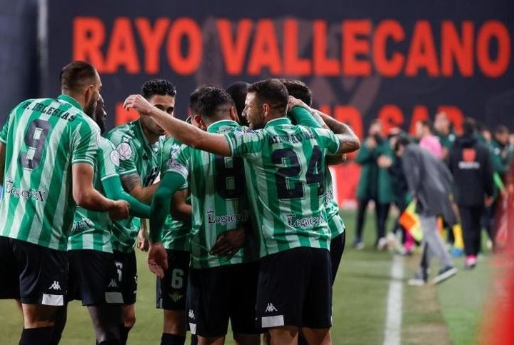 El Real Betis jugará en Vallecxas el domingo 8 de enero a las cuatro y cuarto de la tarde.- Efe