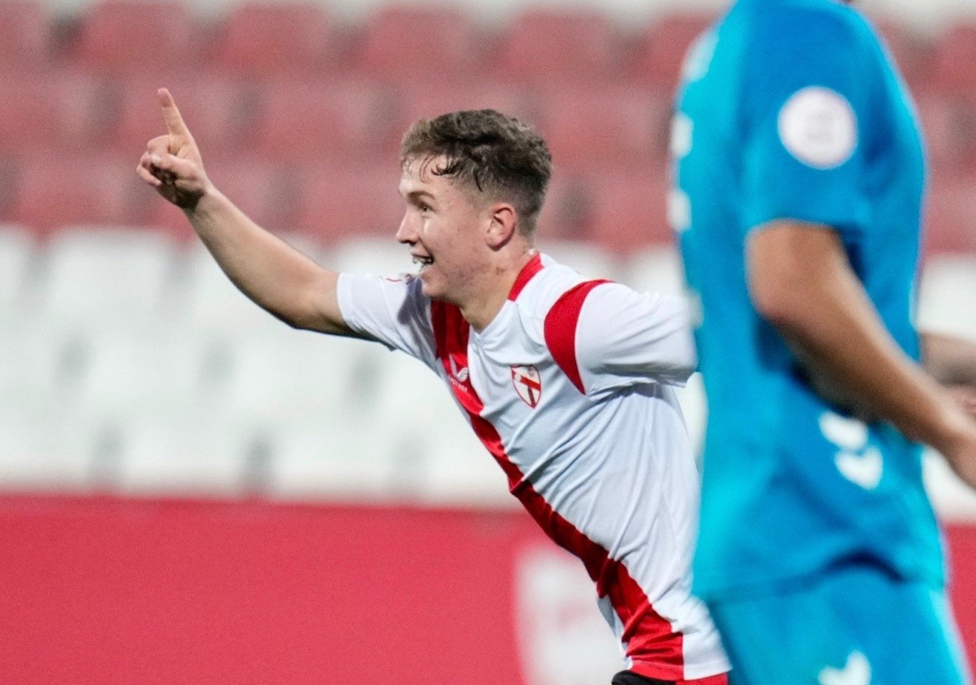 Sevilla Atlético 1-0 Juventud Torremolinos: Isra Domínguez se viste de héroe en su primer día