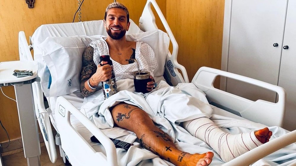El Papu Gómez tras su operación. Foto: @papugomez_official