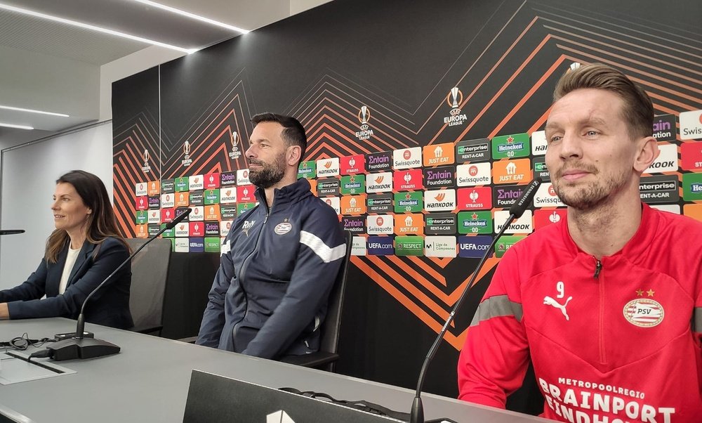Imagen de Ruud van Nistelrooy en la rueda de prensa | Imagen: Mario Míjenz