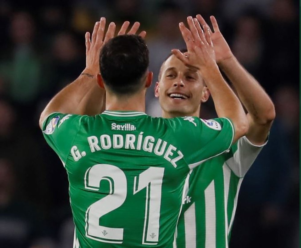 Guido Rodríguez es alta ante el Real Madrid y Canales sigue de baja.- Efe