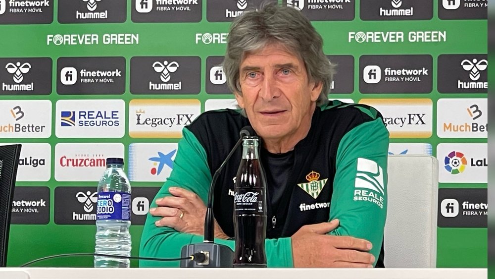 Manuel Pellegrini durante la rueda de prensa previa al Elche CF-Real Betis.
