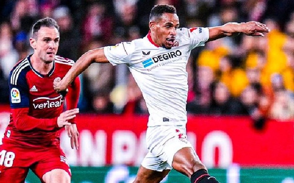 El jugador del Sevilla FC, Fernando Reges, expulsado ante Osasuna. Foto: SFC Media