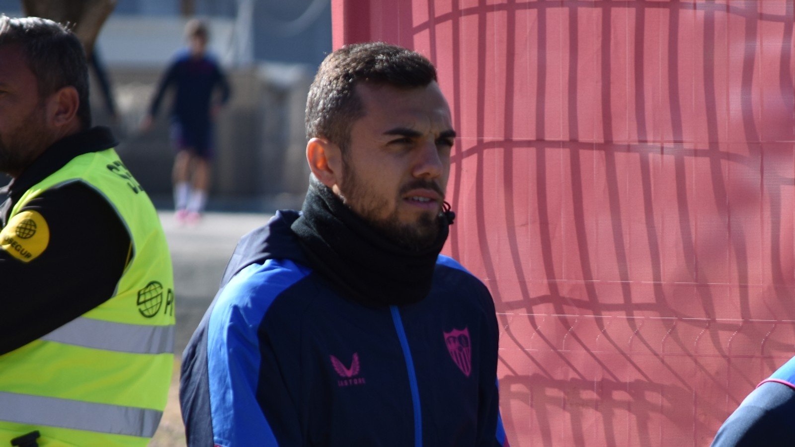 Imagen de Joan Jordán llegando al entrenamiento | Imagen: Sevilla FC
