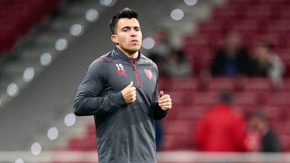 El lateral zurdo del Sevilla FC, Marcos Acuña, en el Cívitas Metropolitano, donde el Sevilla encajó un duro 6-1. Foto: SFC Media