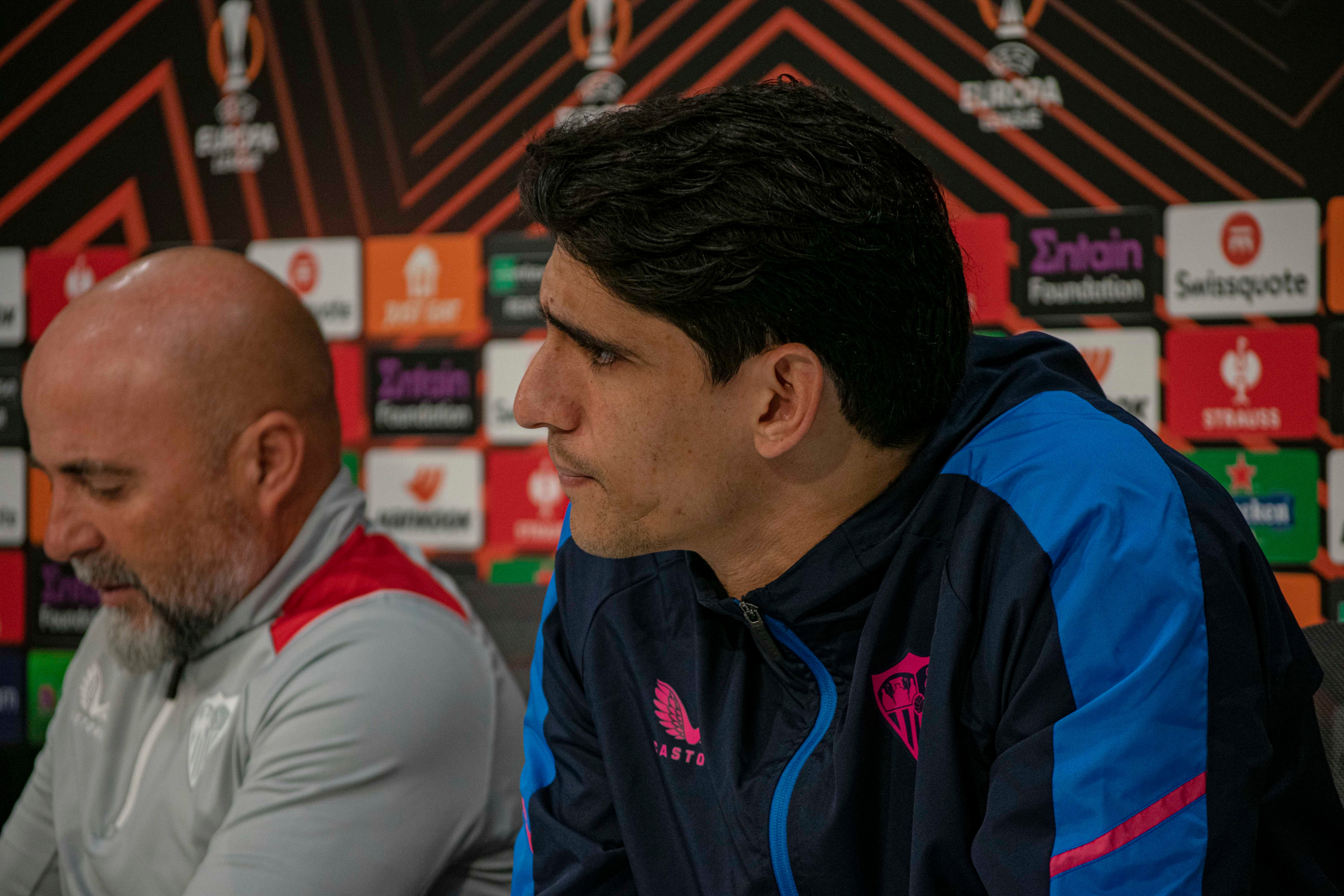 Imagen de Yassine Bounou en la rueda de prensa previa al partido ante el Fenerbache | Imagen: Mario Míjenz