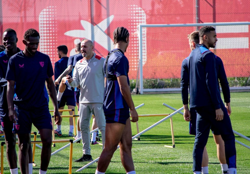 Loïc Badé, en el entrenamiento del Sevilla FC previo al choque ante la UD Almería. Foto: Mario Míjenz