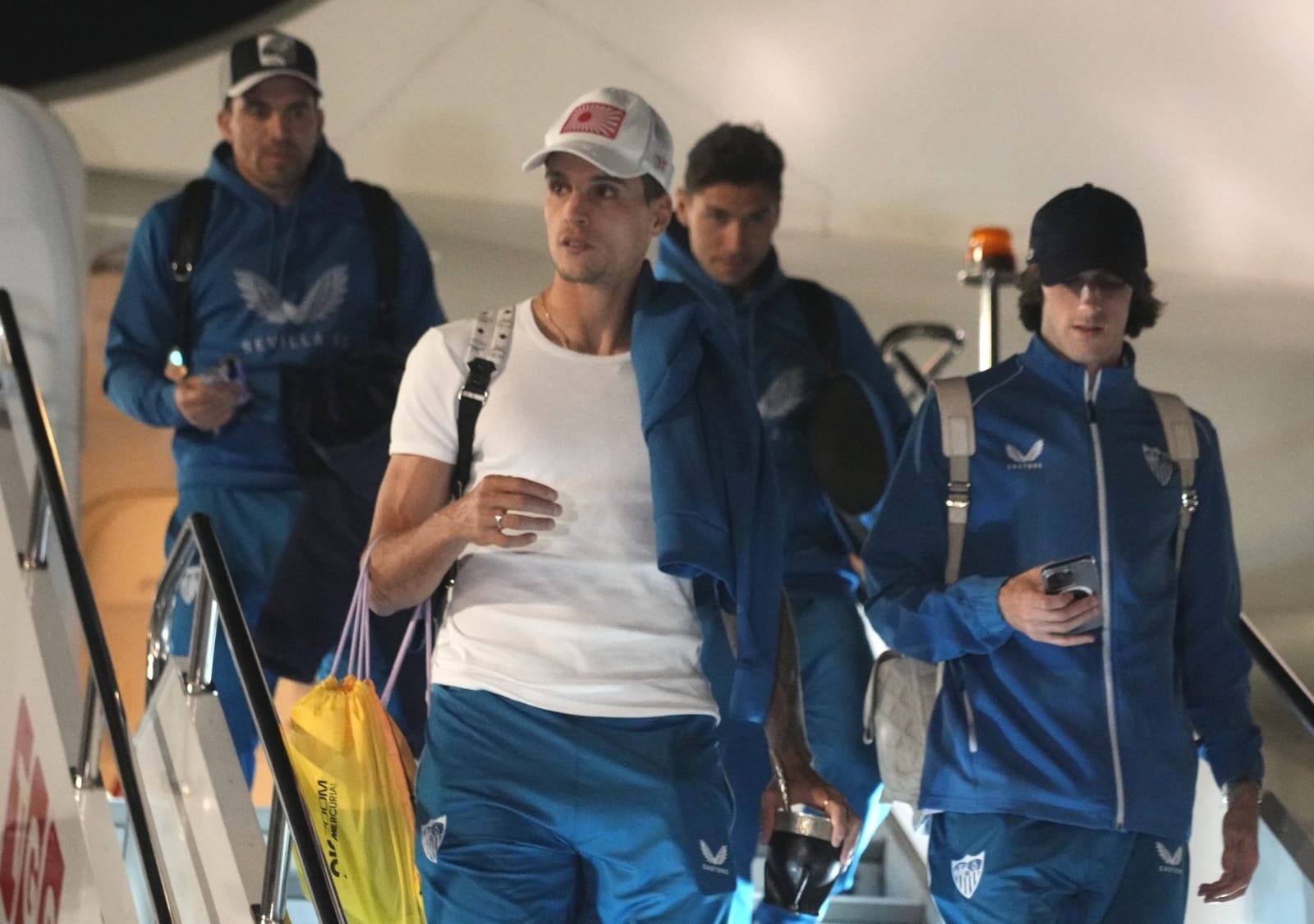 Erik Lamela, Bryan Gil, Gonzalo Montiel y Marcos Acuña, en Turquía. Foto: @SevillaFC