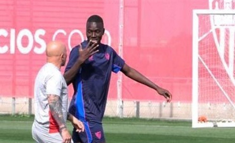 El internacional senegalés Pape Gueye se ha despedido de Jorge Sampaoli a través de las redes sociales agradeciéndo la confianza que ha depositado en él el técnico argentino. Foto: SFC Media