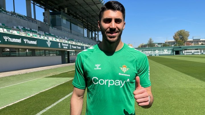 Rui Silva posa en la Ciudad Deportiva Luis del Sol.