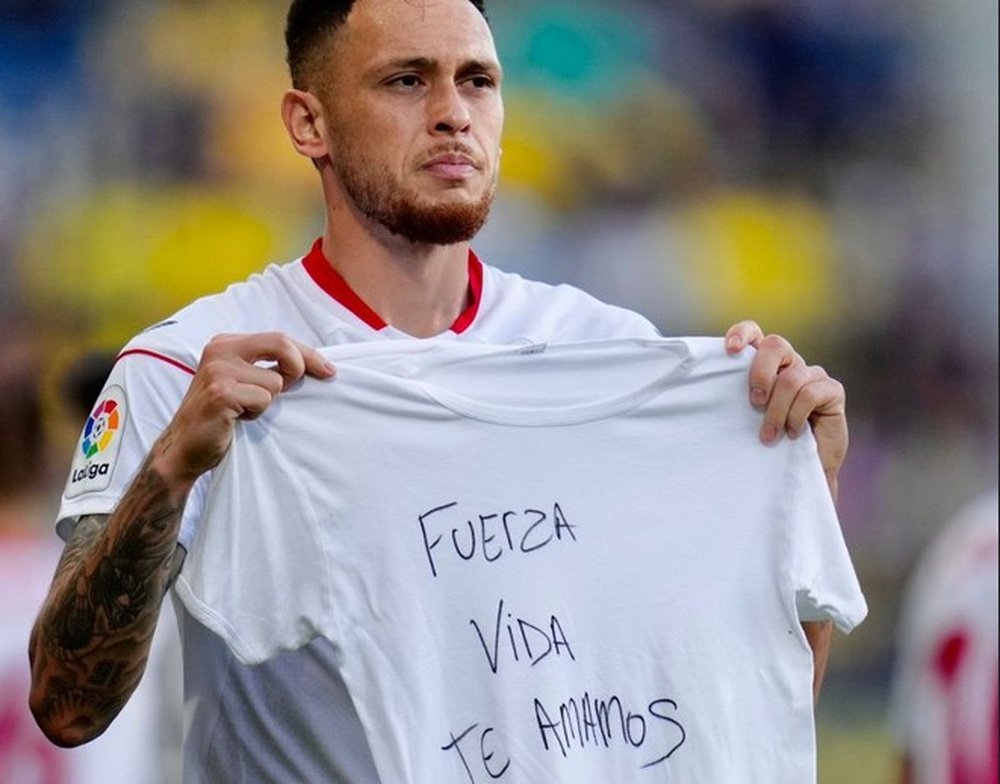 El jugador del Sevilla FC, Lucas Ocampos, dedicó su gol en Cádiz a su sobrina. Foto: SFC Media
