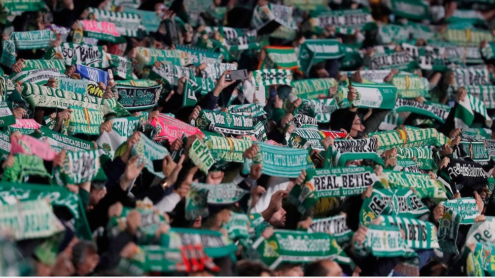 La afición del Real Betis en el Benito Villamarín.- Efe