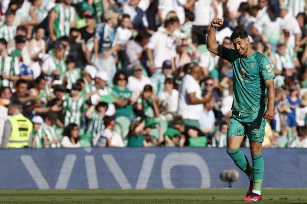 Ayoze celebra el gol que abr´çia el camino d ela victoria ante el Espanyol, el primer que anota en LaLiga.- Efe