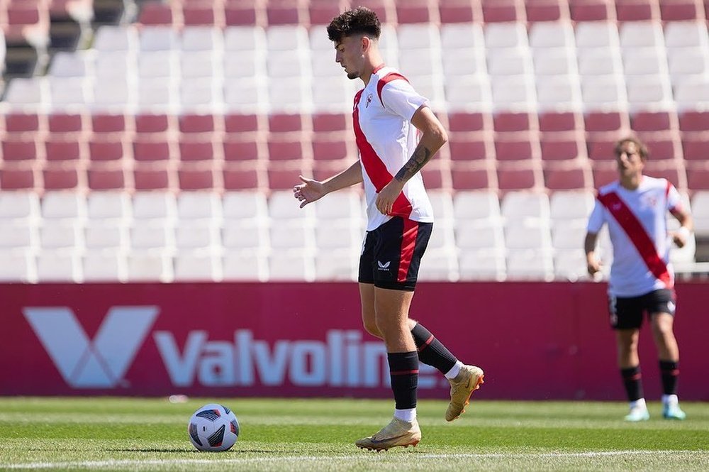 Imagen de Leo Mascaró con el Sevilla Atlético ante el CD Utrera | Imagen: @leomascaaro