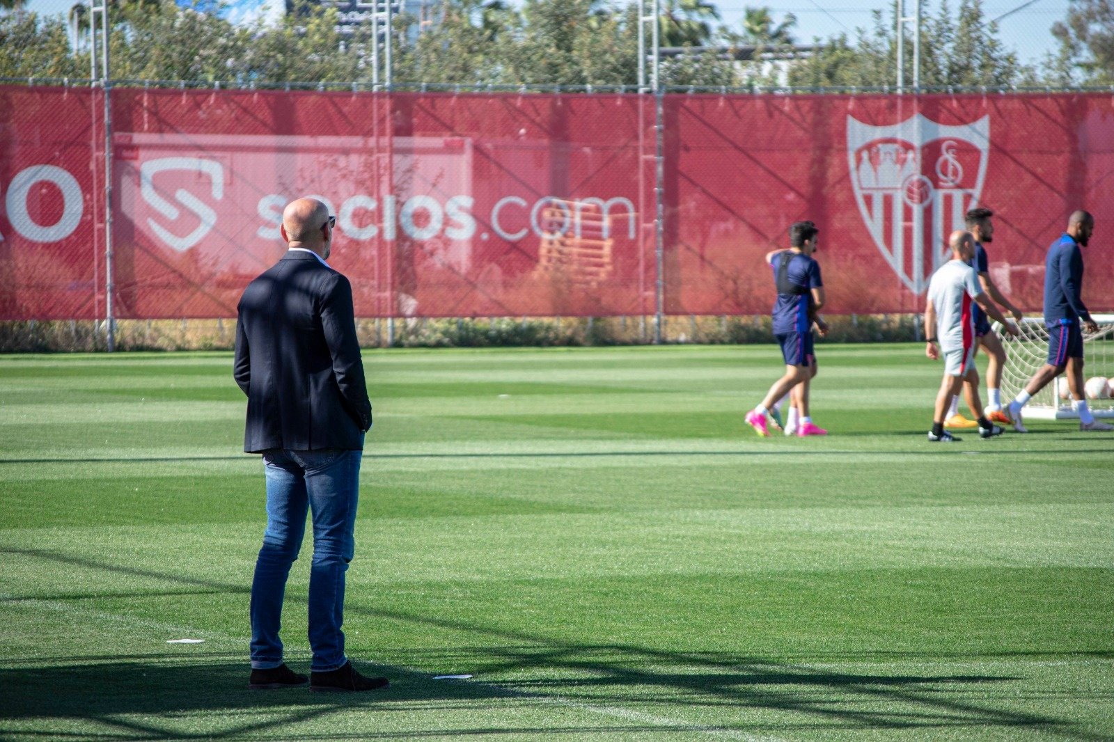 Monchi, en el entrenamiento del Sevilla FC. Foto: Mario Míjenz