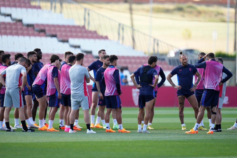 El entrenamiento del Sevilla FC previo a recibir este jueves al Manchester United. Foto: SFC Media