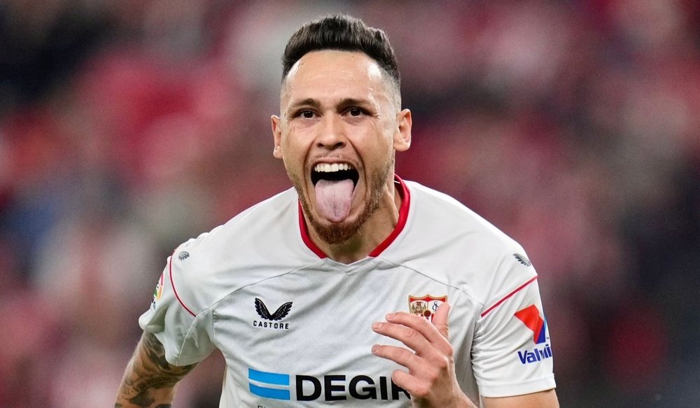 Lucas Ocampos à l'Ajax : 'Je me suis senti maltraité'. Twitter/@SevillaFC