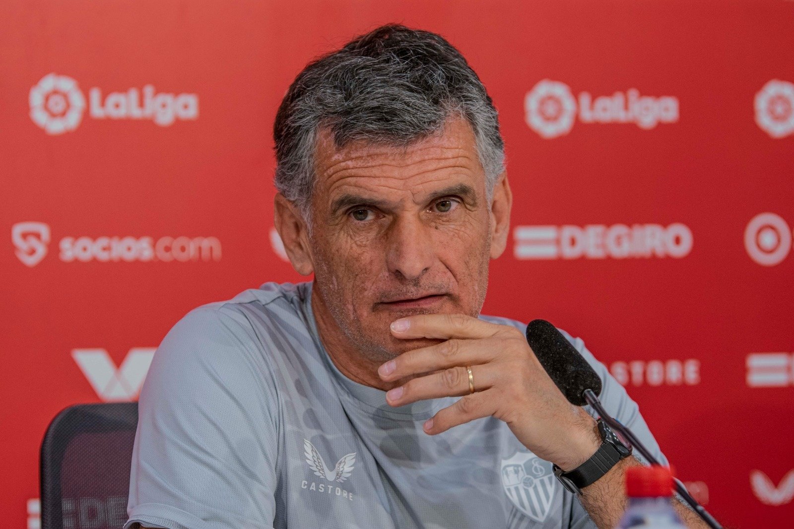 José Luis Mendilibar, en la rueda de prensa previa al Sevilla FC-RCD Espanyol. Foto: Mario Míjenz