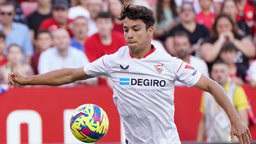 Imagen de Óliver Torres jugando con el Sevilla FC ante el RCD Espanyol | Imagen: Sevilla FC